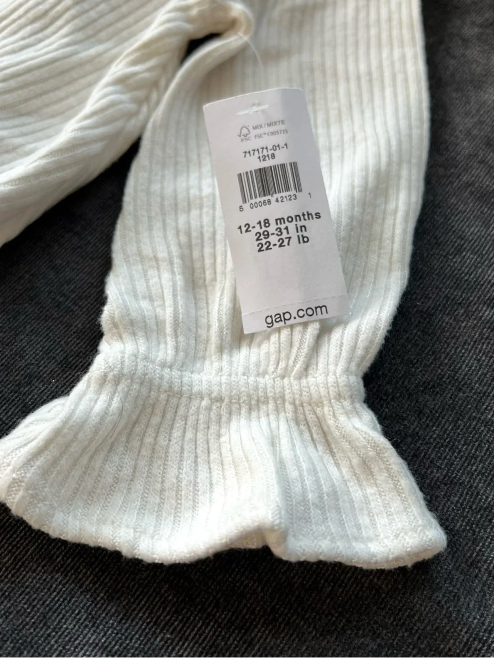 NWT Baby Gap Cream Ribbed Set Size 12-18 Months